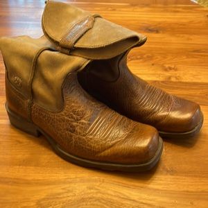 Ariat Rambler in 8m. Distressed brown